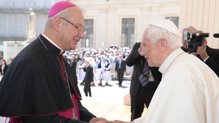 Архиепископ Рицата с Бенедикт ХVІ