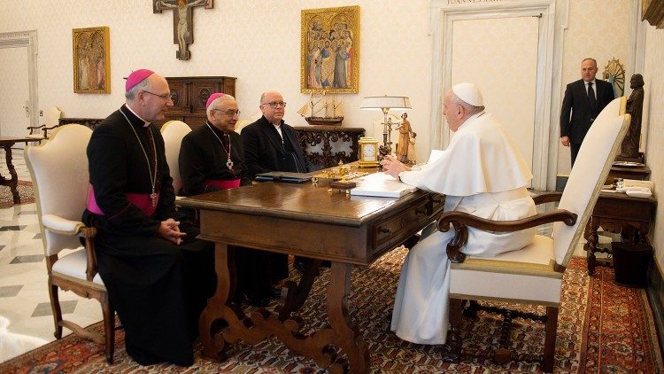 Le Pape François et la délégation de l'épiscopat portugais, janvier 2021.