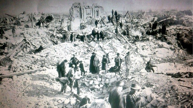 Un immagine d'epoca della distruzione causata ad Avezzano dal sisma del 13 gennaio 1915, noto come Terremoto della Marsica
