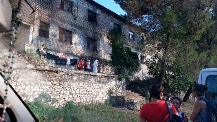La vecchia struttura dell'asilo di Torovice, ora demolita per costruirne una a norma 