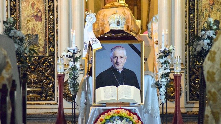 Cluj-Napoca: înmormântarea episcopului Florentin Crihălmeanu (foto: Eparhia greco-catolică de Cluj-Gherla).