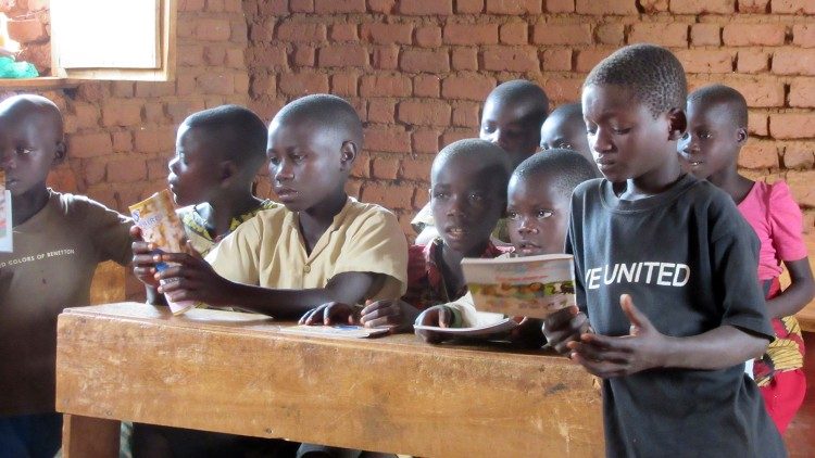 I bimbi congolesi impegnati a scuola
