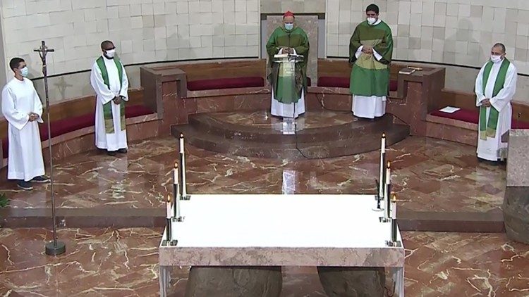 2021.01.25 Mons. Manuel Clemente, durante la Messa a Lisbona (Portugal)