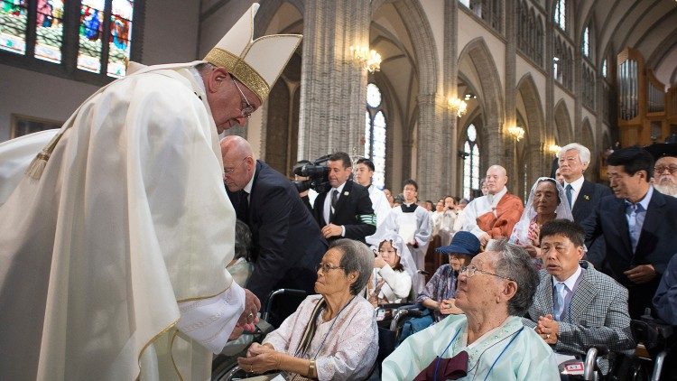 Sete vítimas da escravidão sexual durante a II Guerra encontraram o Papa na Missa pela Paz e a Reconciliação
