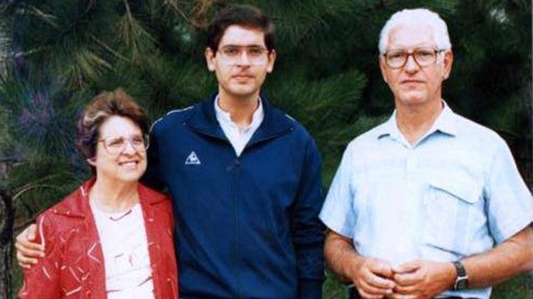 Dr Paulo Fontão com seu pais em 1986, na Mariápolis Ginetta (Vargem Grande Paulista - SP)