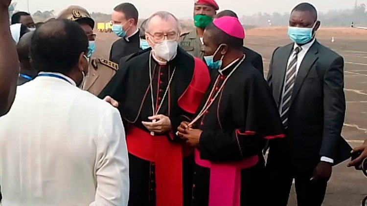 Visita do Cardeal Pietro Parolin à região de Bavenda (Camarões)