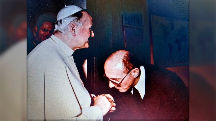 Baum zu Beginn der neunziger Jahre mit Papst Johannes Paul II.