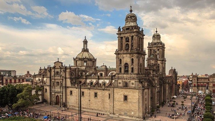 2021.02.06 Catedral Metropolitana de Ciudad de México (Foto de archivo)