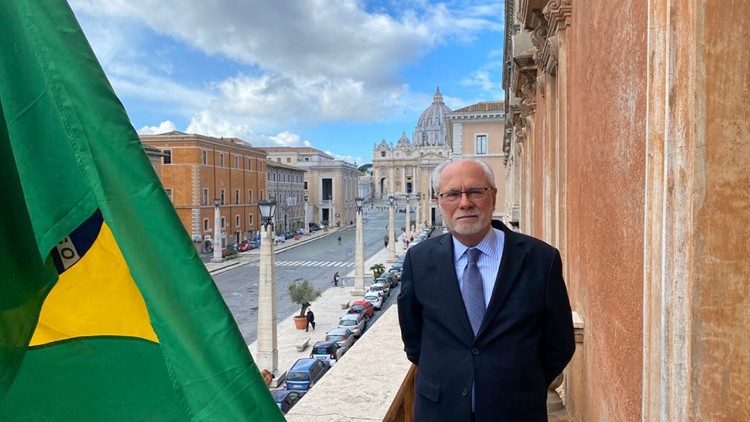 Henrique da Silveira Sardinha Pinto é embaixador junto à Santa Sé desde 2019