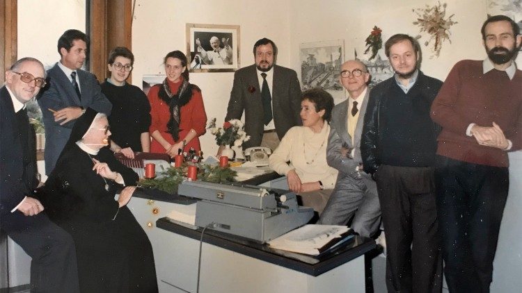 von Gemmingen (ganz links) mit der deutschsprachigen Redaktion: Aufnahme von 1989