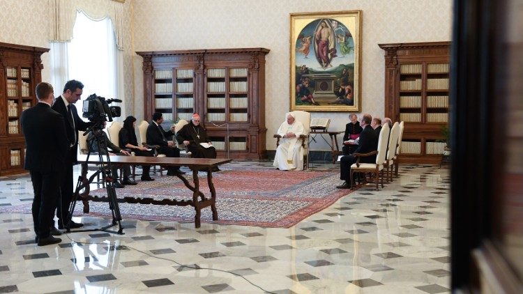 Encontro do Papa com delegação do Instituto Europeu de Estudos Internacionais