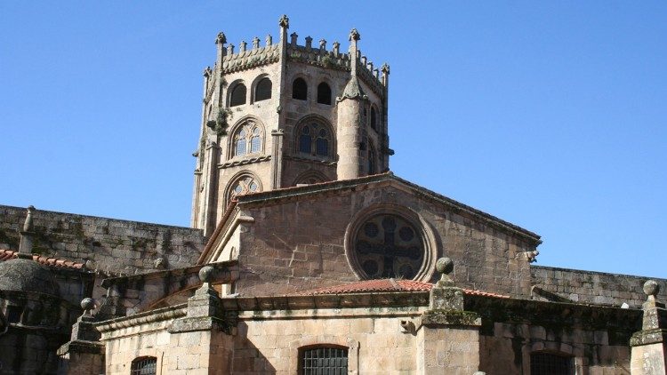 The cathedral of Ourense uses "green energy."