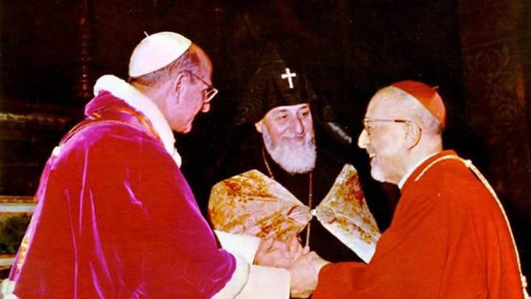 Le cardinal Agagianiann et Paul VI