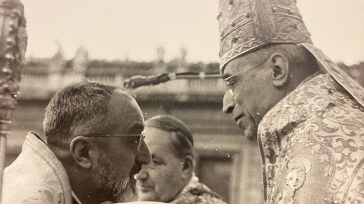 Le cardinal Agagianiann et Pie XII