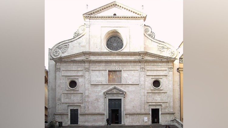 La facciata della basilica minore di Sant'Agostino in Campo Marzio