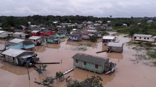 Missionários italianos testemunham a maior enchente da história do Acre
