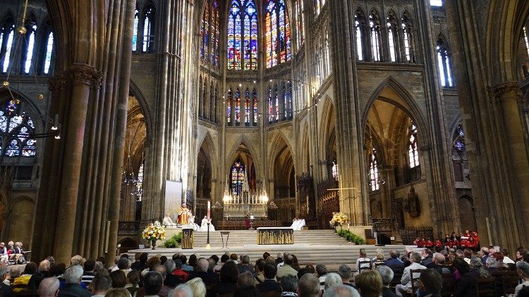 La cathédrale de Metz vue de l'intérieure... avant 2020
