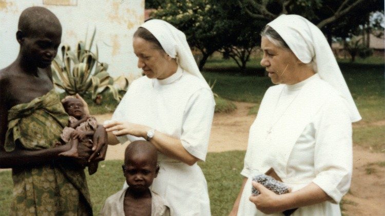 Dvi italės Neturtėlių seserų kongregacijos vienuolės, 1995 metais Kongo Demokratinėje Respublikoje mirusios nuo ebolos