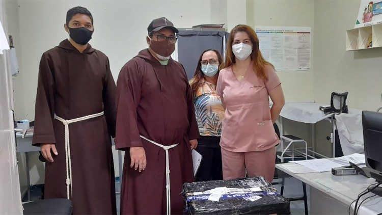 Custodia Capuchinha do Amazonas e Roraima doa concentradores de oxigênio 