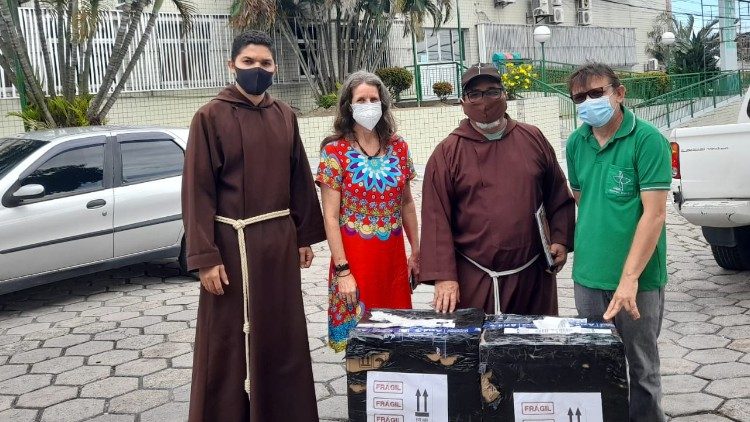 Custodia Capuchinha do Amazonas e Roraima doa concentradores de oxigênio 