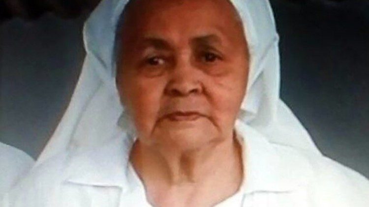 Irmã Rosa Antónia da Cruz, da Congregação do Amor de Deus. Faleceu a 20/2/21,  na ilha de São Nicolau. 