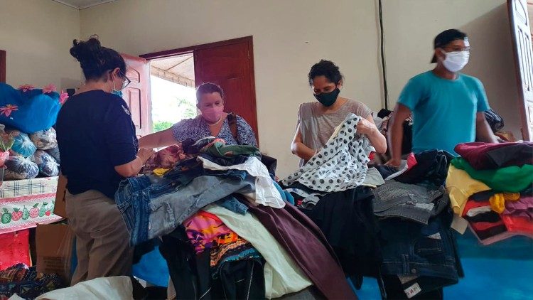 Cappelle accolgono famiglie sfollate - Sena Madureira - Acre - Brasile