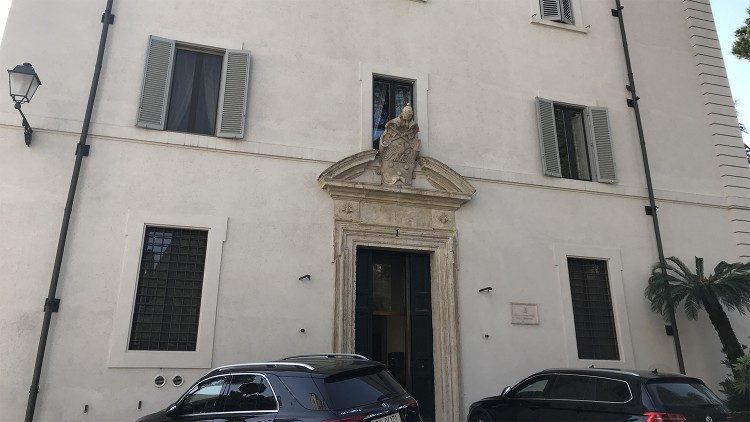 L'ingresso del Tribunale Vaticano e degli uffici giudiziari 
