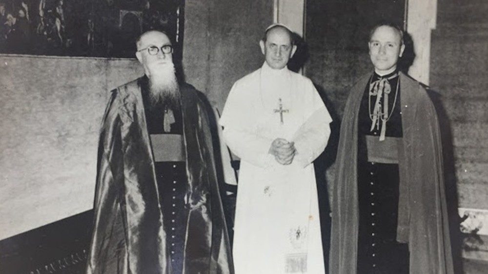 Mgr Ramousse avec Paul VI