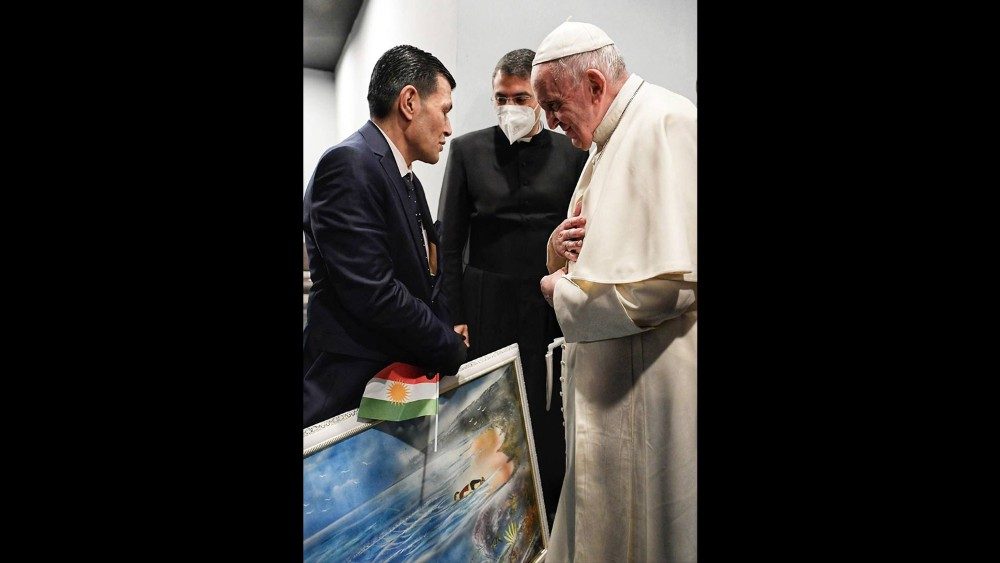 Pápež František s otcom Alana Kurdiho