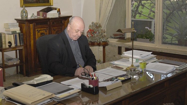 Il prefetto dell'Archivio Apostolico Vaticano, monsignor Sergio Pagano
