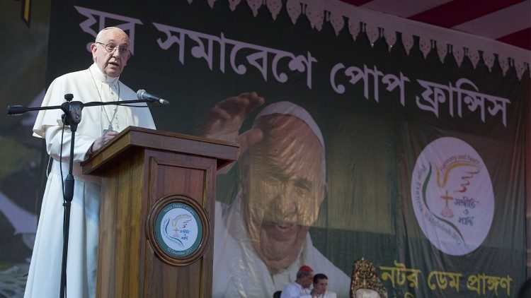 Đức Thánh Cha Phanxicô trong chuyến thăm Bangladesh vào tháng 11 năm 2017