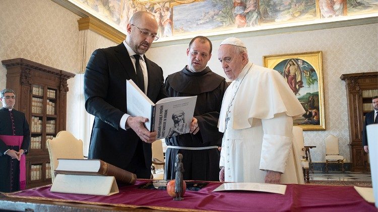 Pope Francis and Ukranian Prime Minister Denys Shmyhal in th Vatican on March 25, 2021. 