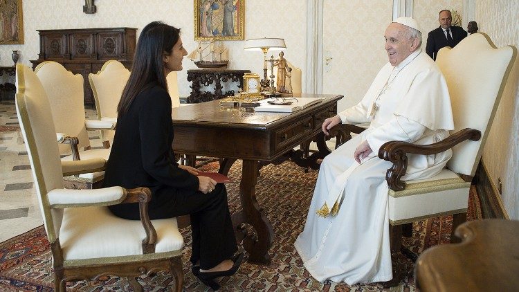 Virginia Raggi bei Papst Franziskus