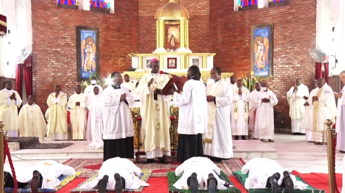 Cameroun : ordinations chez les Rogationnistes du Cœur de Jésus