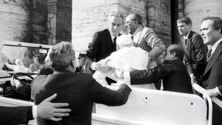 13 de maio de 1981 - Atentado a João Paulo II na Praça São Pedro
