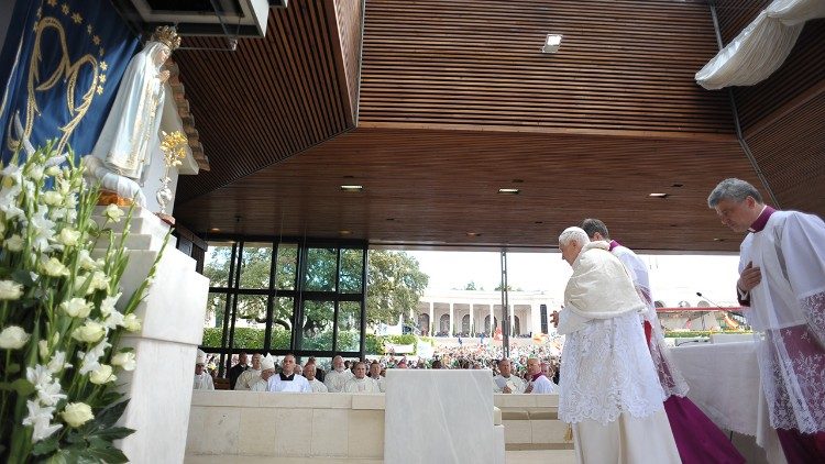 Benedetto XVI a Fatima 2010