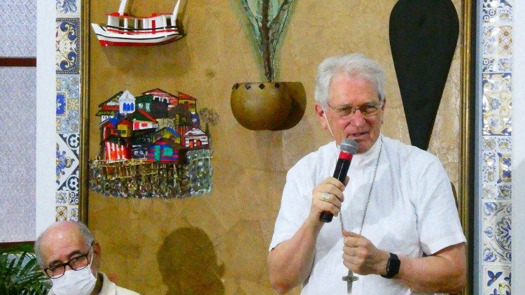 Dom Leonardo Steiner - arcebispo de Manaus inaugura espaço para o povo de rua