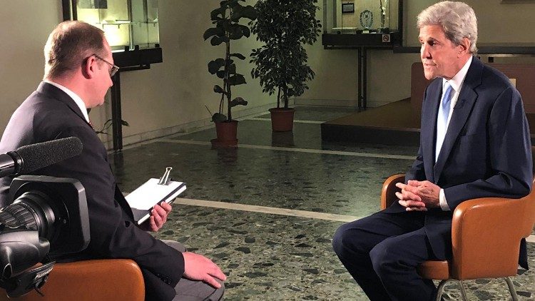 Interview mit John Kerry im Pressesaal von Radio Vatikan (Sala Marconi)