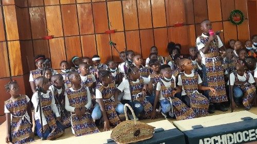 Camarões. Recolha de fundos para crianças deslocadas pelo conflito no País