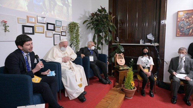 Le Pape en visite à "Scholas Occurrentes", le 20 mai 2021.