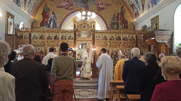 Момент от литургията за годишнината на монсеньор Пройков