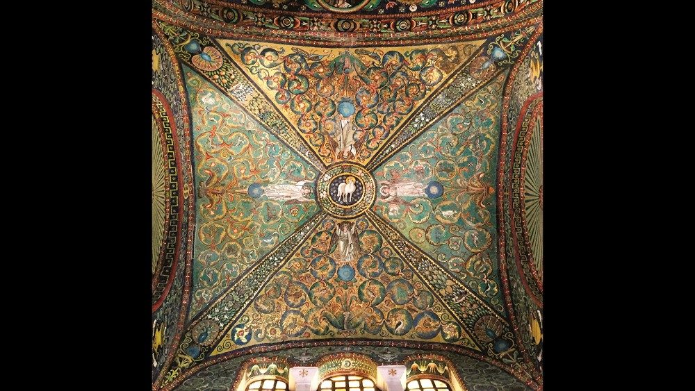 Cupola del presbiterio, 525-548, mosaico, Basilica di San Vitale, Ravenna.