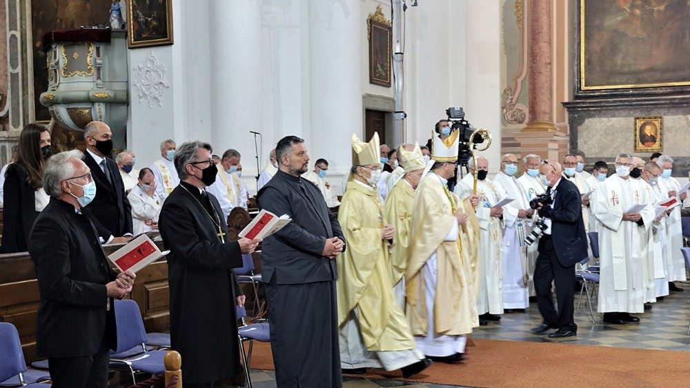 Škofovsko posvečenje msgr. dr. Maksimilijana Matjaža v nedeljo, 30. maja 2021, v Gornjem Gradu. Na posvečenju sta bila prisotna tudi predsednik vlade Janez Janša in njegova žena Urška.