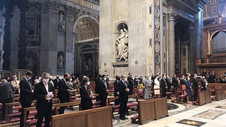 Les participants à la messe pour la Sainte-Pétronille, le 31 mai 2021 à la basilique Saint-Pierre.
