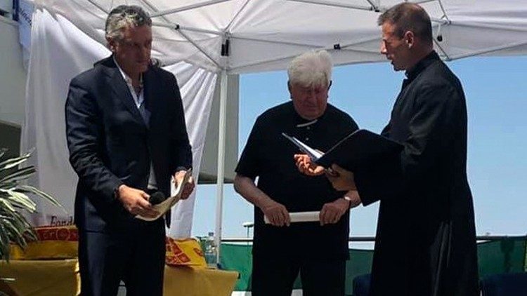 Edoardo Rivola, don Armando Trevisiol e don Gianni Antoniazzi alla posa della prima pietra, nel luglio 2020