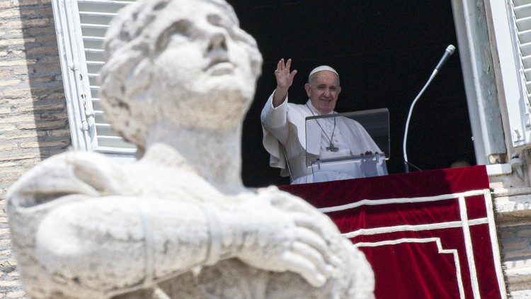 Papst Franziskus beim Angelus am 13. Juni 2021