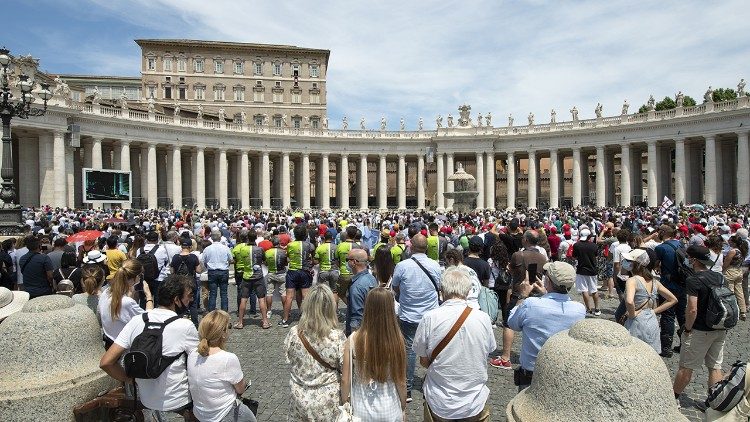 教皇フランシスコによる2021年6月13日（日）のお告げの祈り　バチカン・聖ペトロ広場