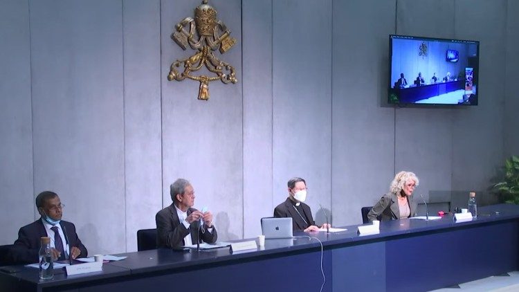 Renginys Vatikano spaudos salėje
