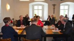 Conferenza-Episcopale-Austria-parla-con-donne-della-Chiesa-a-Mariazell.jpg