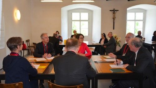 Österreichs Bischöfe beraten mit Frauen 